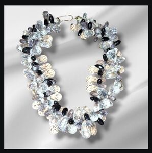 Fornash Facet Bead statement Crystal Necklace stretch, Signed. hook clasp